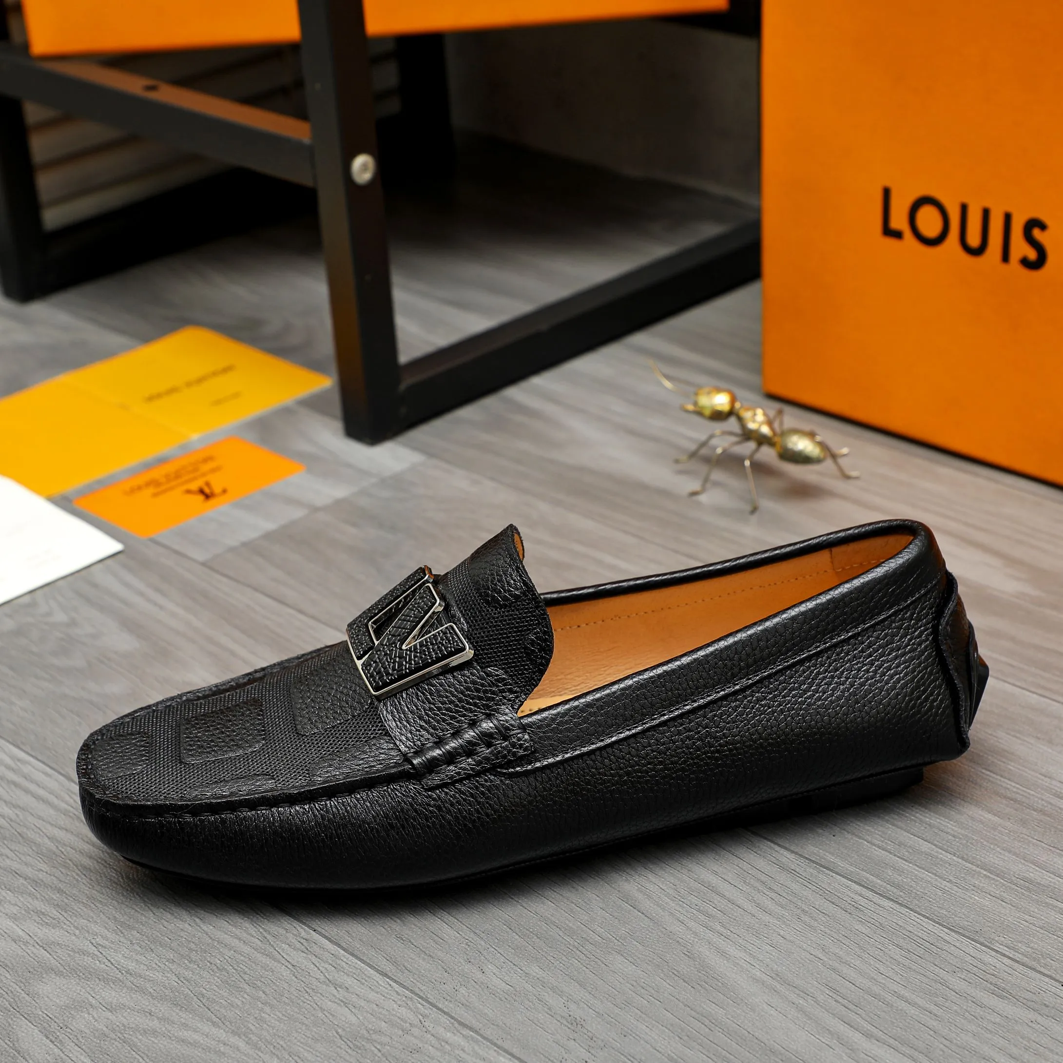 Men's shoes 💰380 Product trademark: LV "Louis Vuitton" casual slip-on shoes Regular size: 38-45 (45 is custom-made and non-returnable) Product material: Selected pebbled embossed cowhide upper, pigskin lining, rubber outsole